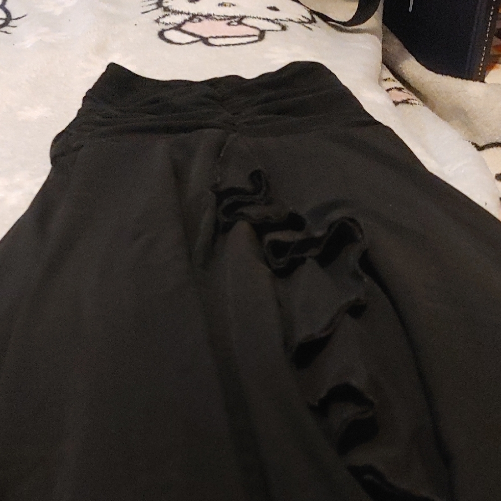 Elegant Black Women's Skirt - Picture 2 of 5